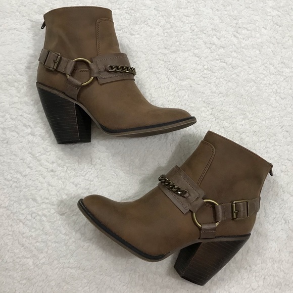 Candie's Shoes - ⬇️$58 Candies Brown Western Ankle Leather Boots 8